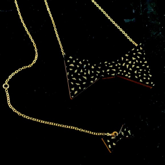 STEVEN SHEIN Jewelry - WOOD/carved lucite bow necklace